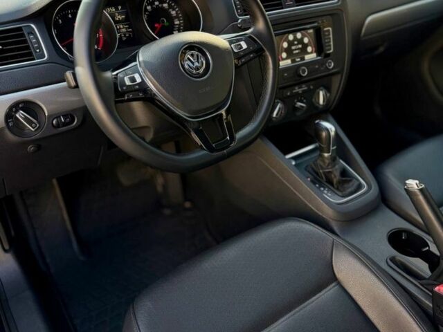 Черный Фольксваген Джетта, объемом двигателя 1.8 л и пробегом 180 тыс. км за 9499 $, фото 7 на Automoto.ua