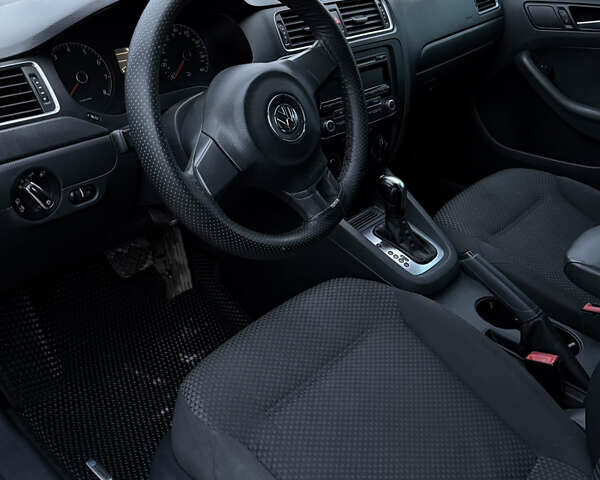 Черный Фольксваген Джетта, объемом двигателя 1.98 л и пробегом 203 тыс. км за 8300 $, фото 12 на Automoto.ua