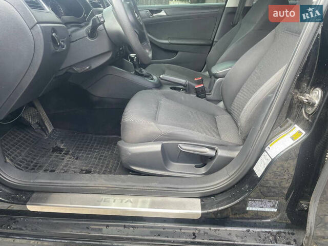 Чорний Фольксваген Джетта, об'ємом двигуна 2 л та пробігом 134 тис. км за 11000 $, фото 7 на Automoto.ua