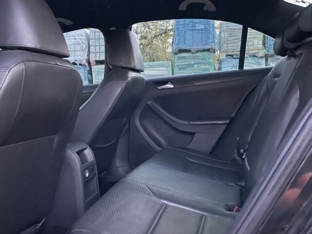 Черный Фольксваген Джетта, объемом двигателя 1.8 л и пробегом 250 тыс. км за 7900 $, фото 6 на Automoto.ua