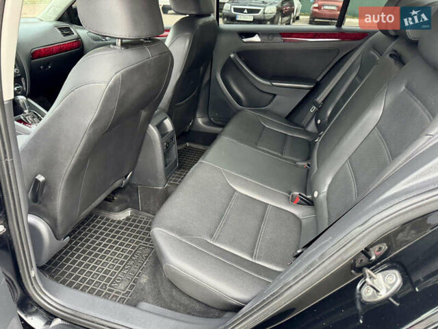 Черный Фольксваген Джетта, объемом двигателя 1.8 л и пробегом 220 тыс. км за 8500 $, фото 17 на Automoto.ua