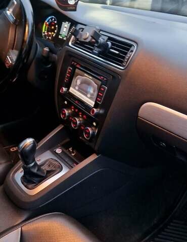 Чорний Фольксваген Джетта, об'ємом двигуна 1.4 л та пробігом 241 тис. км за 8599 $, фото 9 на Automoto.ua