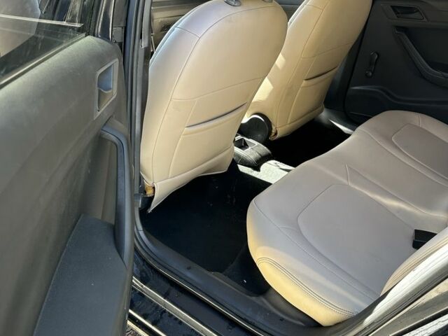 Черный Фольксваген Джетта, объемом двигателя 1.6 л и пробегом 247 тыс. км за 4599 $, фото 6 на Automoto.ua