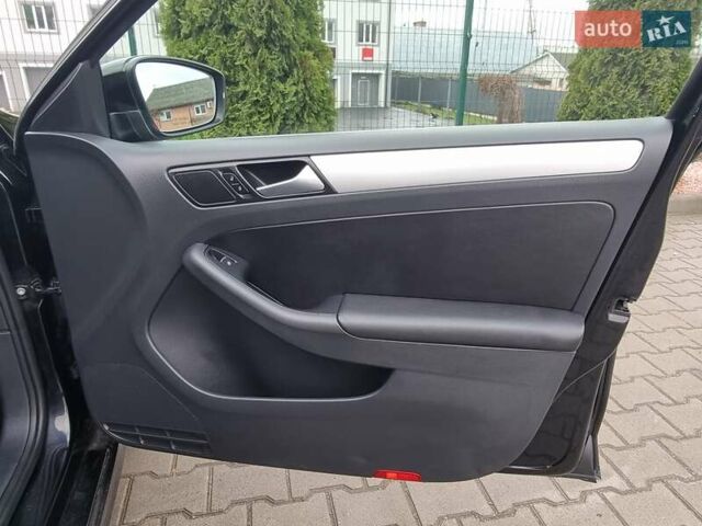 Чорний Фольксваген Джетта, об'ємом двигуна 1.8 л та пробігом 158 тис. км за 8699 $, фото 50 на Automoto.ua