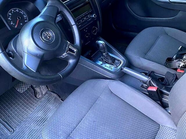 Черный Фольксваген Джетта, объемом двигателя 2 л и пробегом 200 тыс. км за 7999 $, фото 6 на Automoto.ua