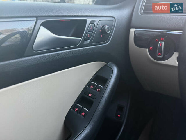 Черный Фольксваген Джетта, объемом двигателя 1.97 л и пробегом 173 тыс. км за 11300 $, фото 18 на Automoto.ua