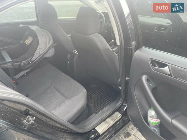 Черный Фольксваген Джетта, объемом двигателя 2 л и пробегом 133 тыс. км за 11000 $, фото 12 на Automoto.ua