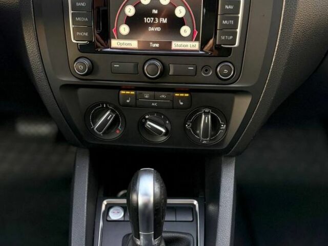 Черный Фольксваген Джетта, объемом двигателя 1.8 л и пробегом 180 тыс. км за 9499 $, фото 17 на Automoto.ua