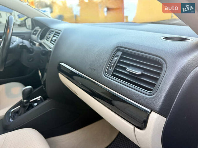 Черный Фольксваген Джетта, объемом двигателя 1.97 л и пробегом 173 тыс. км за 11300 $, фото 12 на Automoto.ua