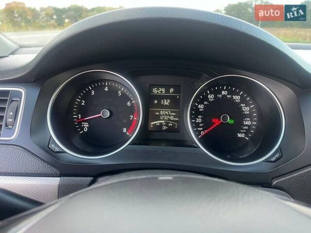 Черный Фольксваген Джетта, объемом двигателя 1.8 л и пробегом 180 тыс. км за 9800 $, фото 4 на Automoto.ua