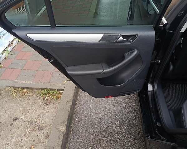 Черный Фольксваген Джетта, объемом двигателя 1.8 л и пробегом 157 тыс. км за 11999 $, фото 29 на Automoto.ua