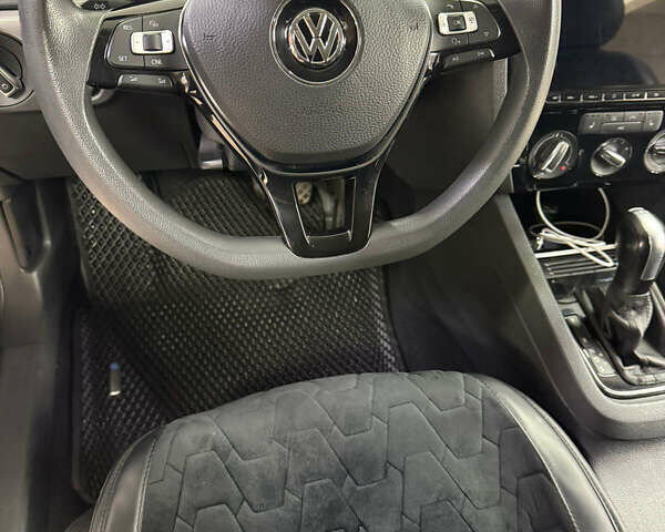 Черный Фольксваген Джетта, объемом двигателя 1.97 л и пробегом 195 тыс. км за 10800 $, фото 9 на Automoto.ua