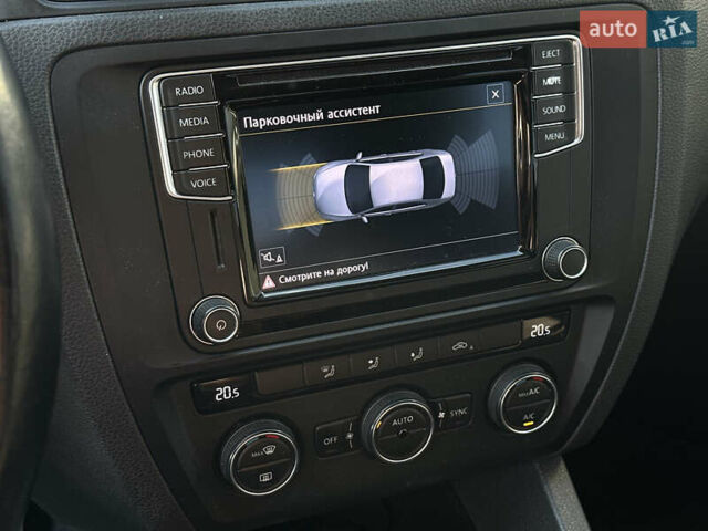 Фольксваген Джетта 2015 у Мукачеве на Automoto.ua Чорний Фольксваген Джетта, об'ємом двигуна 1.97 л та пробігом 270 тис. км за 10699 $, фото 26 на Automoto.ua