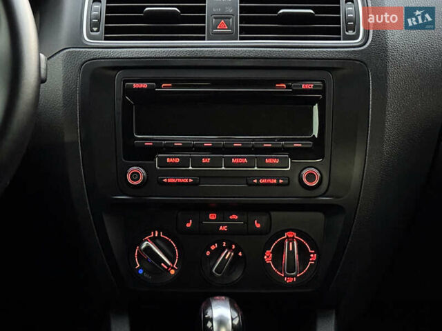 Черный Фольксваген Джетта, объемом двигателя 1.8 л и пробегом 149 тыс. км за 8500 $, фото 19 на Automoto.ua