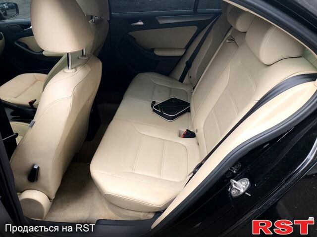 Черный Фольксваген Джетта, объемом двигателя 2 л и пробегом 270 тыс. км за 9400 $, фото 9 на Automoto.ua