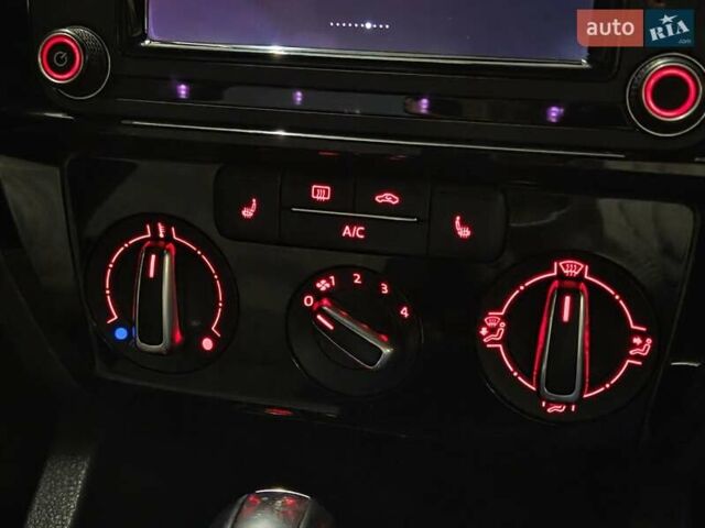 Черный Фольксваген Джетта, объемом двигателя 1.8 л и пробегом 202 тыс. км за 10999 $, фото 14 на Automoto.ua