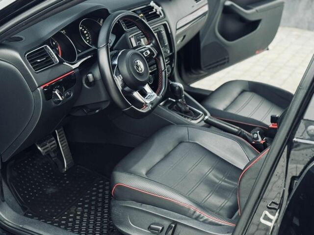 Чорний Фольксваген Джетта, об'ємом двигуна 2 л та пробігом 170 тис. км за 12500 $, фото 1 на Automoto.ua