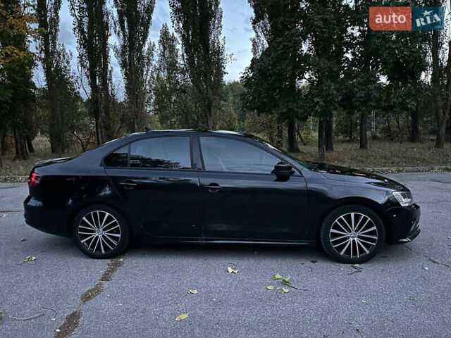 Черный Фольксваген Джетта, объемом двигателя 1.8 л и пробегом 118 тыс. км за 9500 $, фото 3 на Automoto.ua