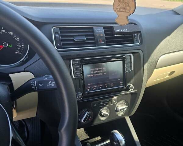 Черный Фольксваген Джетта, объемом двигателя 1.39 л и пробегом 160 тыс. км за 10600 $, фото 13 на Automoto.ua