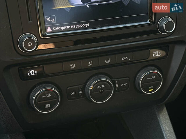 Фольксваген Джетта 2015 у Мукачеве на Automoto.ua Чорний Фольксваген Джетта, об'ємом двигуна 1.97 л та пробігом 270 тис. км за 10699 $, фото 24 на Automoto.ua