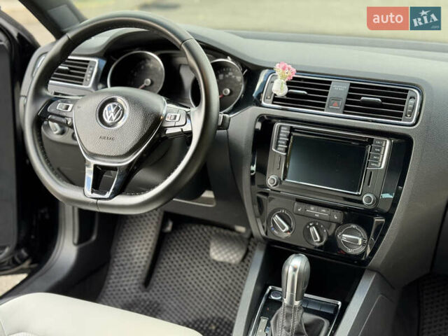 Черный Фольксваген Джетта, объемом двигателя 1.8 л и пробегом 167 тыс. км за 9500 $, фото 8 на Automoto.ua