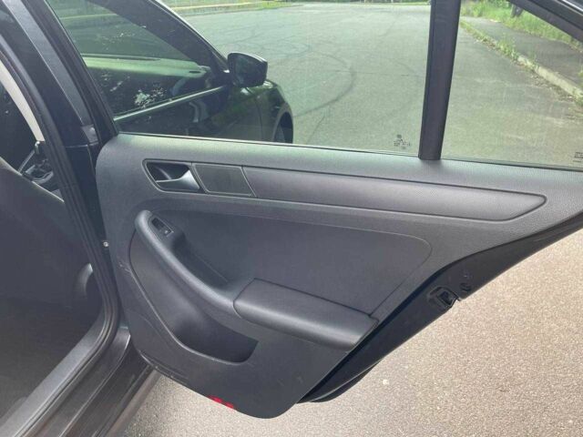 Черный Фольксваген Джетта, объемом двигателя 2 л и пробегом 252 тыс. км за 7700 $, фото 5 на Automoto.ua