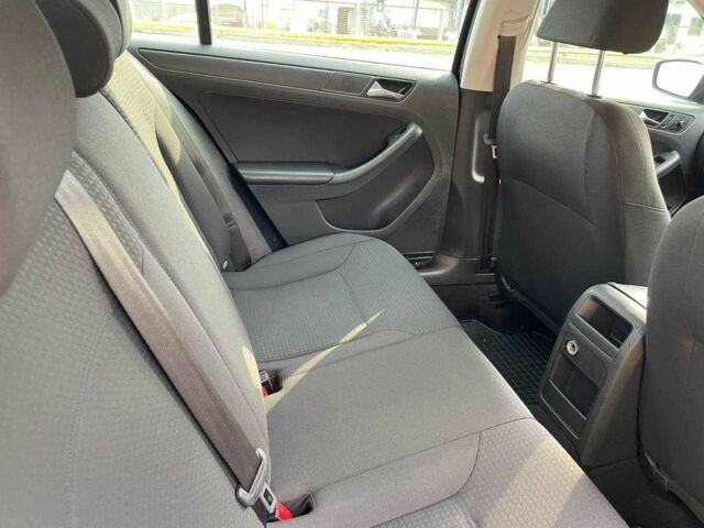 Черный Фольксваген Джетта, объемом двигателя 2 л и пробегом 252 тыс. км за 7700 $, фото 4 на Automoto.ua