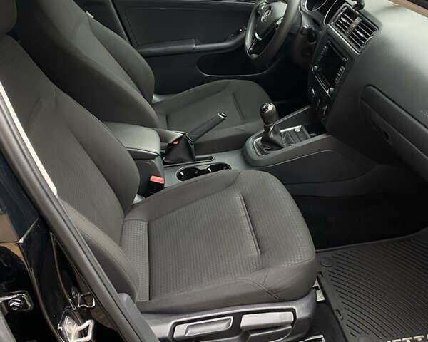 Черный Фольксваген Джетта, объемом двигателя 1.98 л и пробегом 127 тыс. км за 9300 $, фото 13 на Automoto.ua