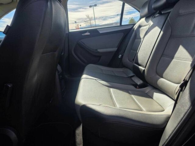 Черный Фольксваген Джетта, объемом двигателя 1.8 л и пробегом 72 тыс. км за 6400 $, фото 8 на Automoto.ua