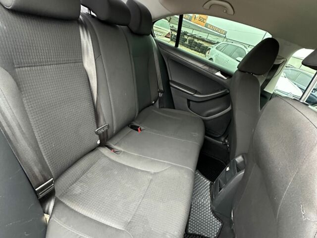 Черный Фольксваген Джетта, объемом двигателя 1.4 л и пробегом 156 тыс. км за 9900 $, фото 5 на Automoto.ua