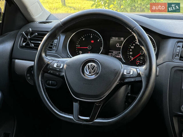 Фольксваген Джетта 2015 у Мукачеве на Automoto.ua Чорний Фольксваген Джетта, об'ємом двигуна 1.97 л та пробігом 270 тис. км за 10699 $, фото 20 на Automoto.ua