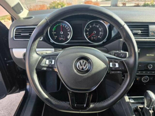 Черный Фольксваген Джетта, объемом двигателя 1.8 л и пробегом 72 тыс. км за 6400 $, фото 6 на Automoto.ua