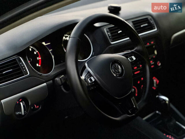 Черный Фольксваген Джетта, объемом двигателя 1.8 л и пробегом 149 тыс. км за 8500 $, фото 17 на Automoto.ua