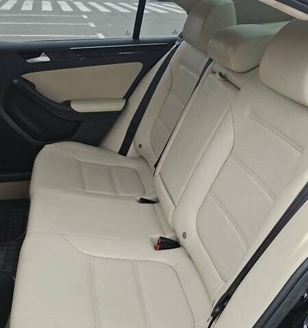 Черный Фольксваген Джетта, объемом двигателя 1.97 л и пробегом 86 тыс. км за 11850 $, фото 9 на Automoto.ua