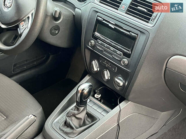 Черный Фольксваген Джетта, объемом двигателя 1.8 л и пробегом 151 тыс. км за 8490 $, фото 13 на Automoto.ua