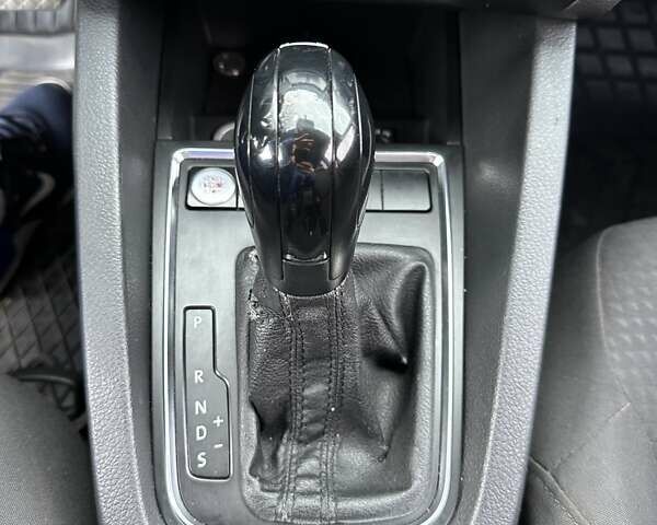 Чорний Фольксваген Джетта, об'ємом двигуна 1.98 л та пробігом 182 тис. км за 7600 $, фото 21 на Automoto.ua