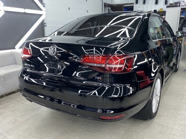 Черный Фольксваген Джетта, объемом двигателя 1.8 л и пробегом 190 тыс. км за 11000 $, фото 3 на Automoto.ua