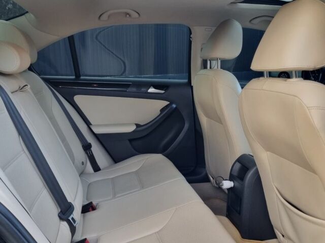 Черный Фольксваген Джетта, объемом двигателя 1.8 л и пробегом 190 тыс. км за 11000 $, фото 5 на Automoto.ua