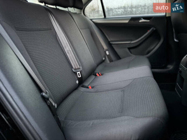 Черный Фольксваген Джетта, объемом двигателя 1.8 л и пробегом 149 тыс. км за 8500 $, фото 29 на Automoto.ua