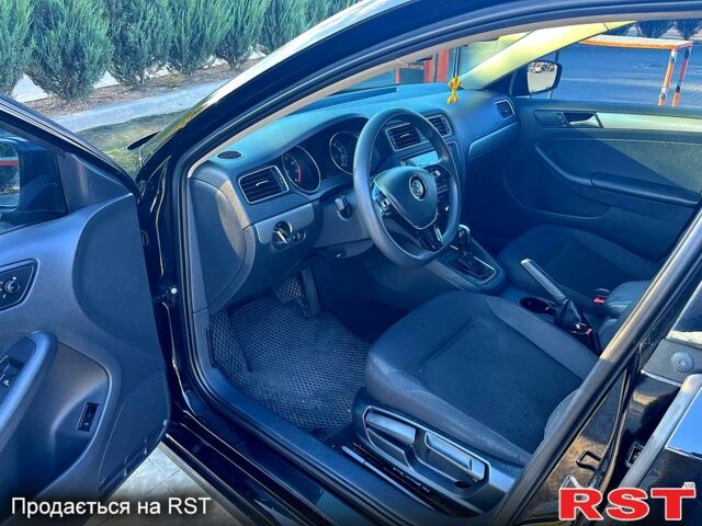 Черный Фольксваген Джетта, объемом двигателя 1.8 л и пробегом 185 тыс. км за 10500 $, фото 1 на Automoto.ua