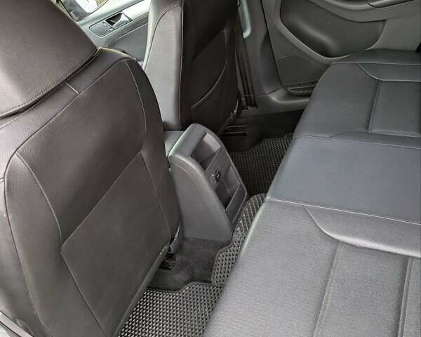 Чорний Фольксваген Джетта, об'ємом двигуна 1.8 л та пробігом 166 тис. км за 9500 $, фото 18 на Automoto.ua