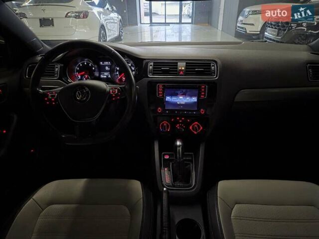 Черный Фольксваген Джетта, объемом двигателя 1.8 л и пробегом 202 тыс. км за 10999 $, фото 10 на Automoto.ua