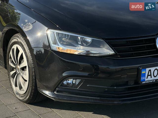 Фольксваген Джетта 2015 у Мукачеве на Automoto.ua Чорний Фольксваген Джетта, об'ємом двигуна 1.97 л та пробігом 270 тис. км за 10699 $, фото 4 на Automoto.ua