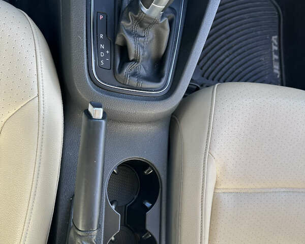 Фольксваген Джетта 2016 в Львове на Automoto.ua Черный Фольксваген Джетта, объемом двигателя 1.39 л и пробегом 121 тыс. км за 8500 $, фото 68 на Automoto.ua