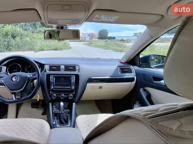 Черный Фольксваген Джетта, объемом двигателя 1.6 л и пробегом 325 тыс. км за 11000 $, фото 3 на Automoto.ua