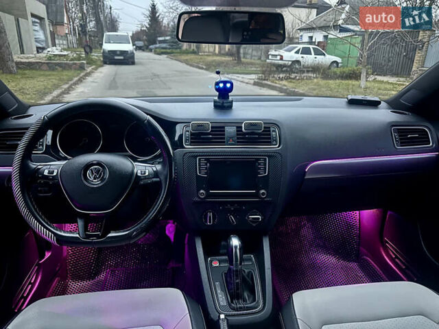 Черный Фольксваген Джетта, объемом двигателя 1.8 л и пробегом 90 тыс. км за 11500 $, фото 15 на Automoto.ua