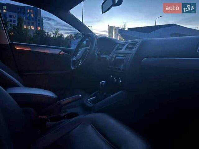 Чорний Фольксваген Джетта, об'ємом двигуна 1.6 л та пробігом 140 тис. км за 10300 $, фото 5 на Automoto.ua