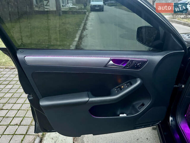 Черный Фольксваген Джетта, объемом двигателя 1.8 л и пробегом 90 тыс. км за 11500 $, фото 14 на Automoto.ua