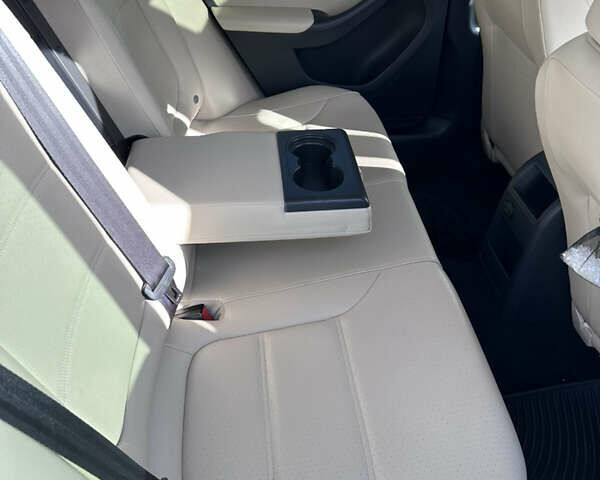 Фольксваген Джетта 2016 в Львове на Automoto.ua Черный Фольксваген Джетта, объемом двигателя 1.39 л и пробегом 121 тыс. км за 8500 $, фото 62 на Automoto.ua