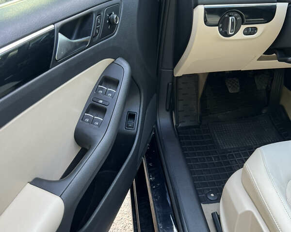 Черный Фольксваген Джетта, объемом двигателя 1.6 л и пробегом 164 тыс. км за 10900 $, фото 11 на Automoto.ua